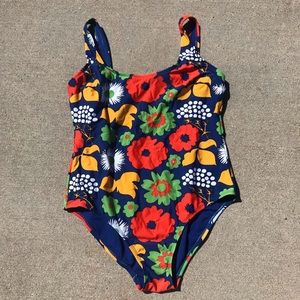 Cute vintage looking swimsuit